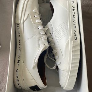 Givenchy sneakers all white size 43